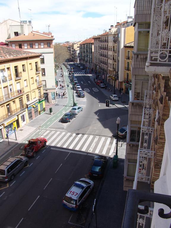 Apartamentos Zaragoza Coso Exterior photo