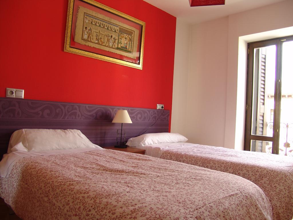 Apartamentos Zaragoza Coso Room photo